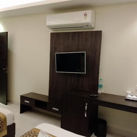 Hotel Solitaire Chinhat ภายนอก รูปภาพ