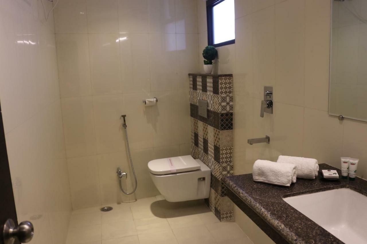 Hotel Solitaire Chinhat ภายนอก รูปภาพ